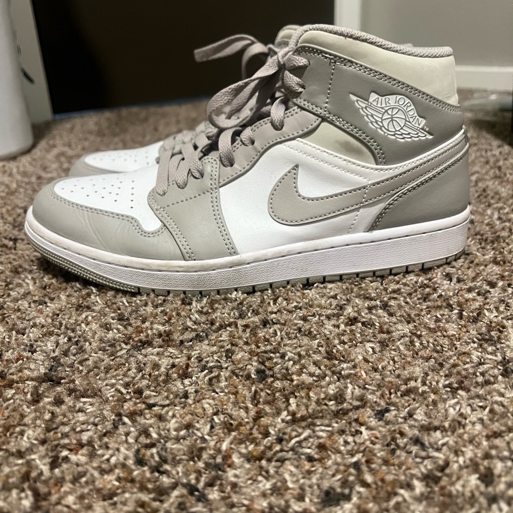 Jordan Mid Sneakers White and Gray